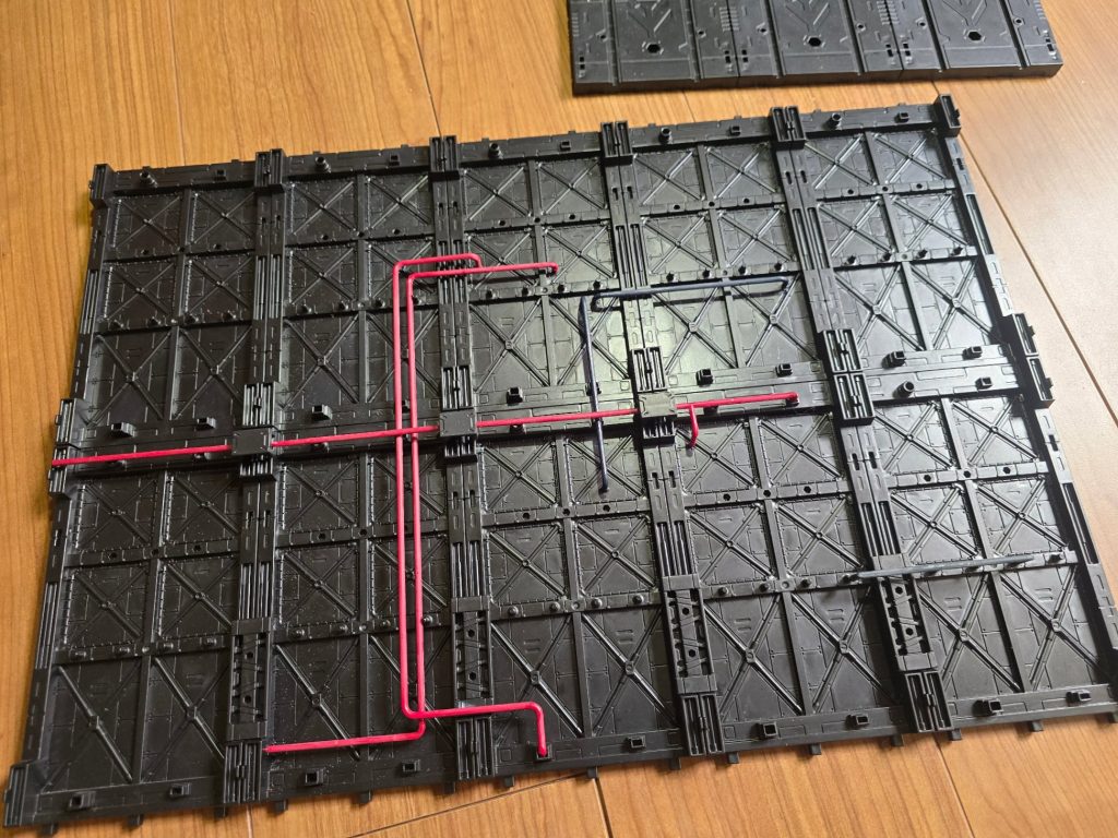 廃ランナー使ったりプラ棒曲げたりして