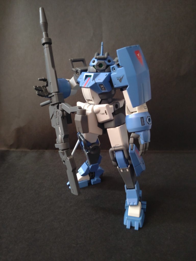珍しく武器装備ポーズカッコイイぞ🤩
