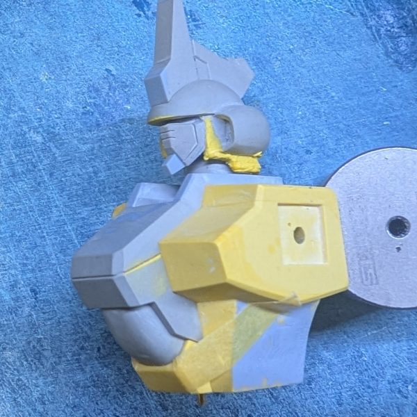 フルスクラッチでラスヴェートを作成しています。1/144を想定していますが、きちんと計算などはしていないので、かなり大きくなっています。（7枚目）