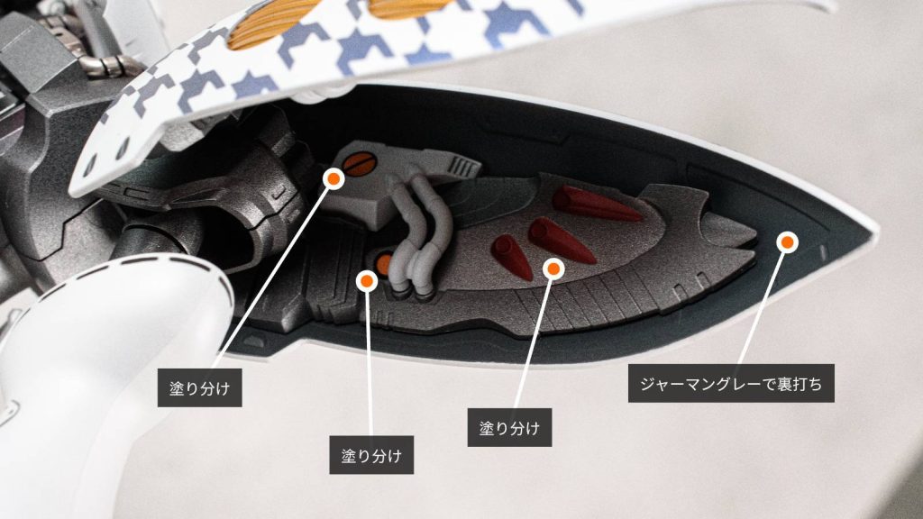 バインダー裏はちらりと見える部分なので、塗り分け頑張りました✌️