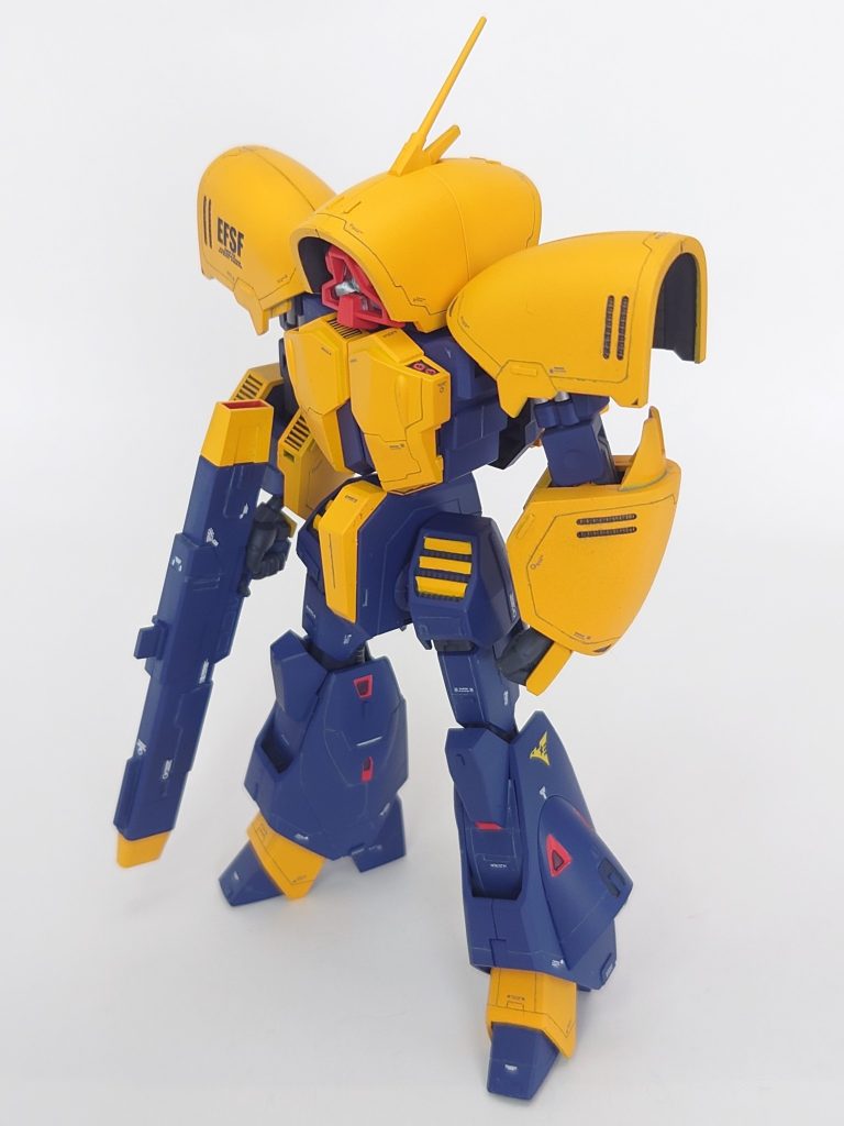 HGUC-054と初期なので合わせ目が多いし、手は直ぐにぽろりするけど結構スタイルはイイんじゃないかと😁次作る時は可変したヤツにして並べます👍いつになるかわかりませんが・・・・😅