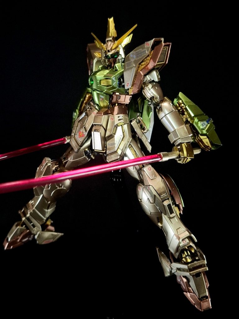 RG シャイニングガンダム(スーパーモード)–2枚目/制作者：鈴木　克海
