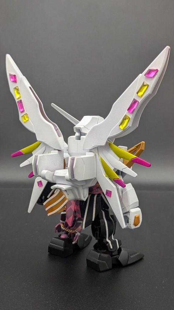 プリズムアクセルのカットインとにらめっこしながら翼を塗り分け。キンドラ連通してて思ったけど白ベースにこの配色だと完全にマイフリすぎる