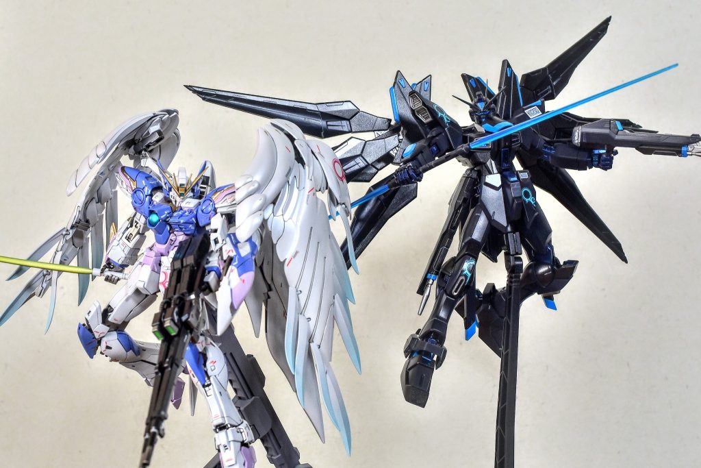 最後は以前大阪で購入したMGウイングガンダムゼロEW Ver.Kaと。白と黒の対比が良い感じ。それでは今回も最後までご覧いただきありがとうございました。