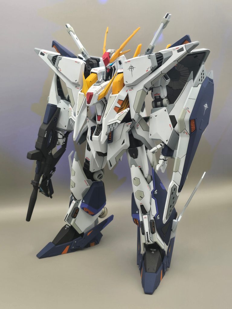 胴体で4㎜、太ももで4㎜延長して、どん詰まりのプロポーションを変更しています。