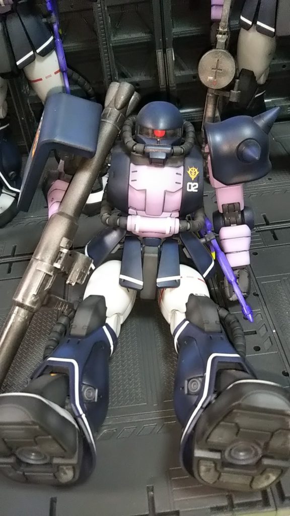 座れ