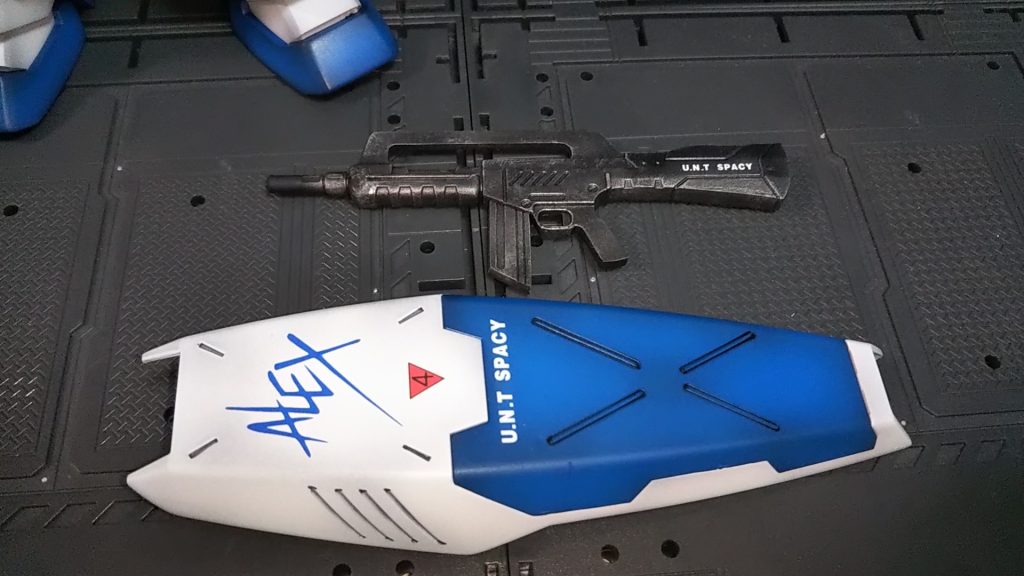 武器（正しき行い以外の武器使用禁止）チョバム時は拳で闘う？