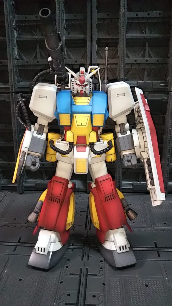 正面改造ガンプラ(多分旧キット?)のMG化なのですよね💦いつもの要領でアニメ風のカラーでグラデーション再塗装しております💦