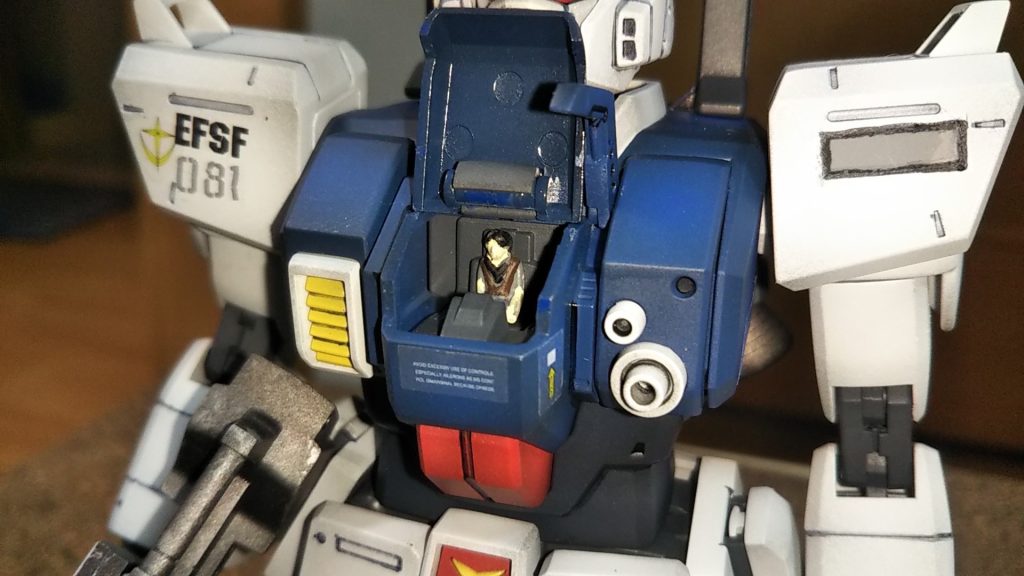 このキットにはパイロット（シロー・アマダ小隊長）がついています💦