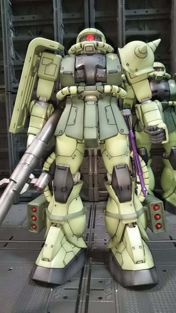 正面いつもにようにベタ塗りの機体に黒立ち上げグラデーション追加しております💦今回はJ型です