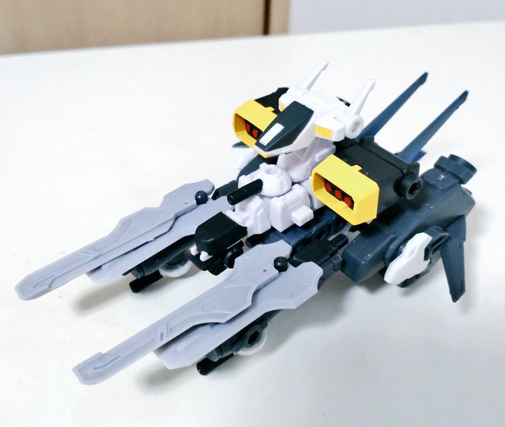 ベースは思いついて30分くらいで作れたので複雑な構造はしていません。