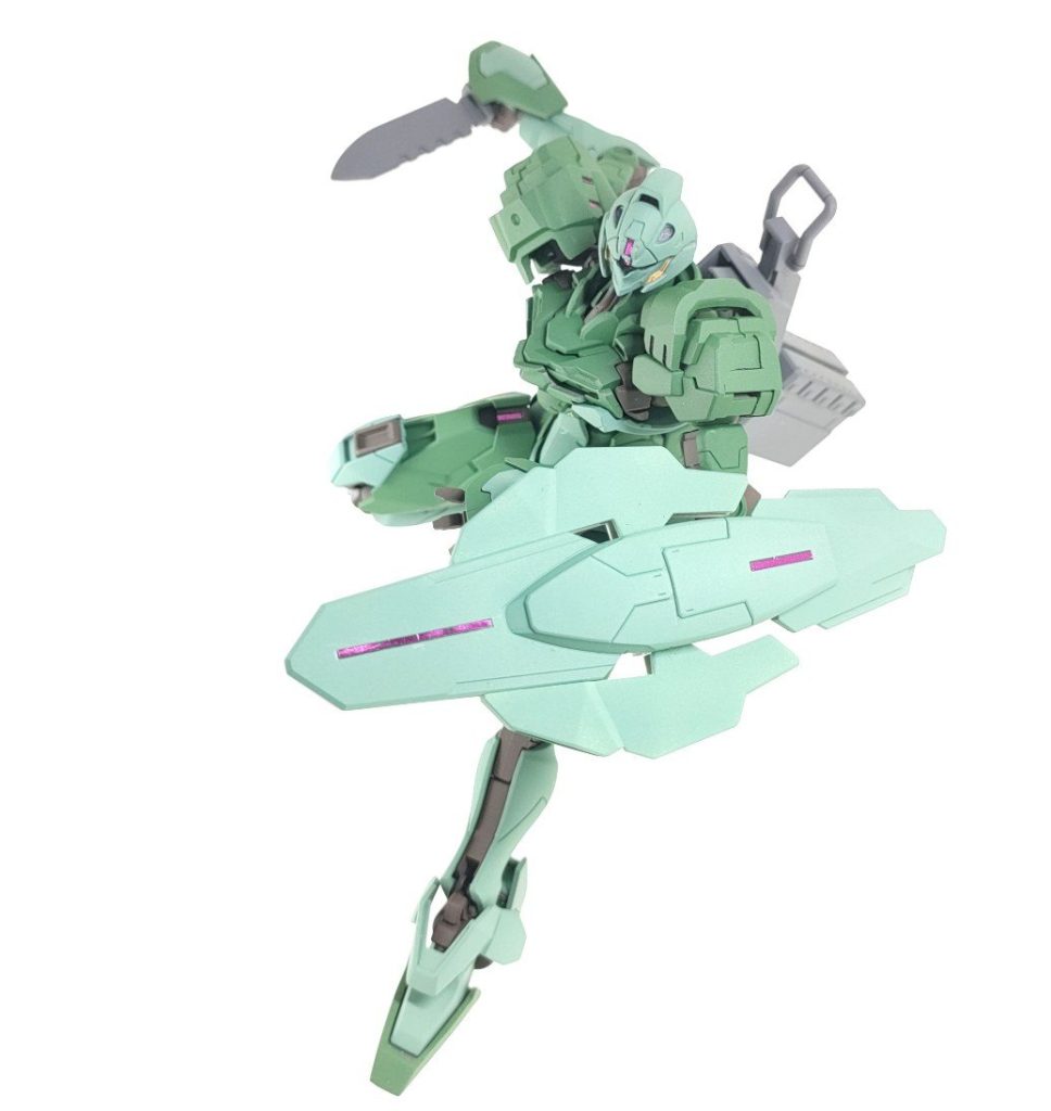 左手にはシールドです。特殊な機能はありませんが、裏にナイフを忍ばせています。