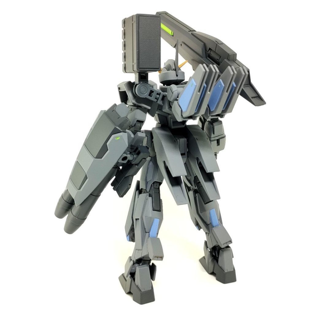 ガンダムAGE-1アースセイバーは、ガンダムAGE-1の改修機の改修機です。アップデートのために、複数の試作兵装を装備して強化しています。