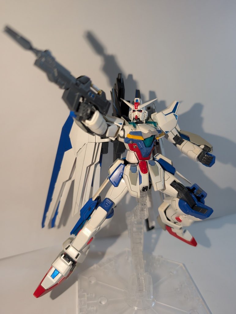 ビームライフルデスティニーガンダムの物をベースにジャンクパーツとプラ板で改造したもの