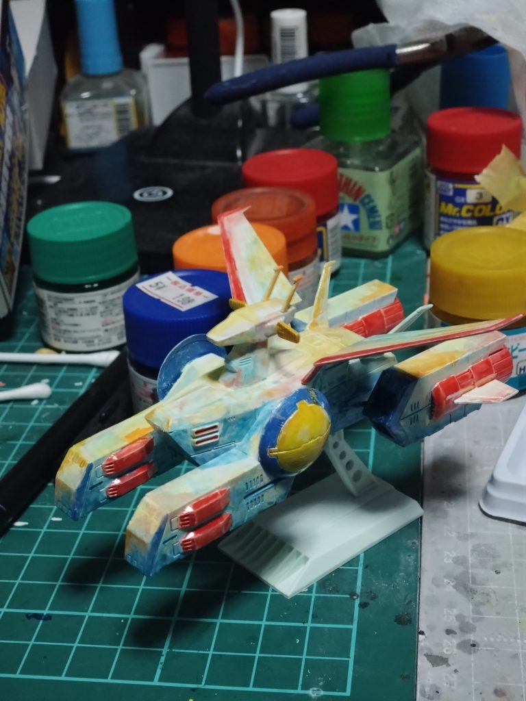 夕日のイメージで薄めのオレンジやピンクなど調色しながら。