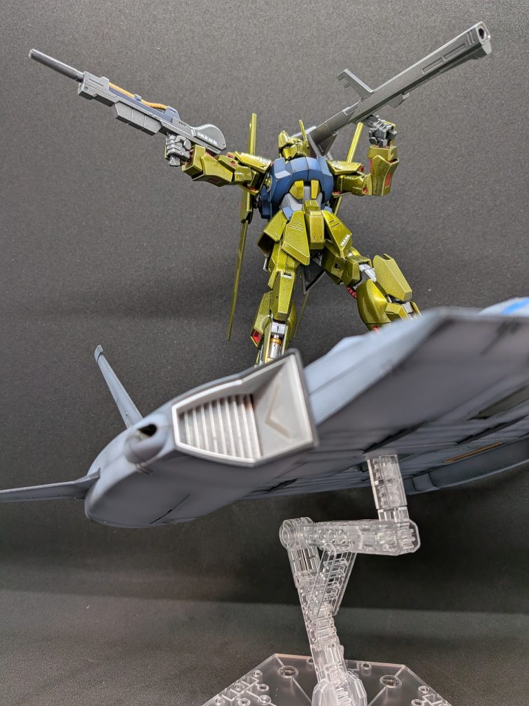 ガンダムベース限定のド・ダイ改を黒立ち上げで塗装初めてのサブフライトシステム上に乗せているの前回作成した百式です。（よければそちらも見てください）