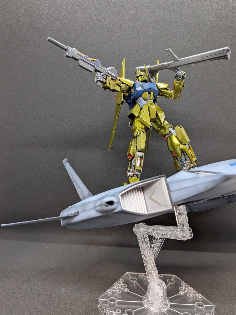 カラーメモ機体カラー：S.EVOブラック→ニュートラルグレー1+ダークブルーイッシュパープル+EXブラック(少々)コックピット：S.EVOブラック→プライマリーメタリックブルーエアーインテーク：S.EVOブラック→スターブライトシルバーフレーム系：S.EVOブラック→スターブライトアイアンその他：S.EVOブラック→スターブライトゴールド部分塗装：ゴールド(水性)コート：フラットクリアー