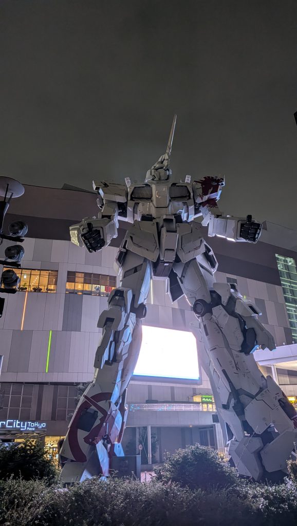 作品名：初！東京のガンべ<p>初めて東京のガンダムベースに来ました！✨ 欲しかったハイネグフは無かったけど、ハンブラビとか買えて満足😊 東京しゅごい(gundam-kao4) ユニコーンまだ居た😻</p>

