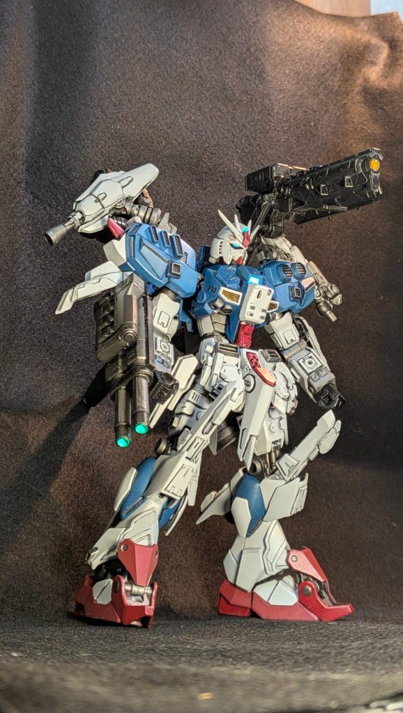 今回のミキシングは、当キャンプ場でよく一緒にガンプラを作っているsilentさんに捧げる一機。silentさんが好きなMSを3つ上げてもらい、それをミキシングして一体で表現します。今回出た3機は●νガンダム●EX-Sガンダム●キュベレイ