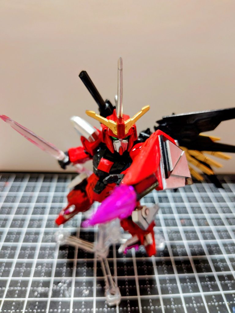 自作したシールドです(⁠&nbsp;⁠╹⁠▽⁠╹⁠&nbsp;⁠)インフィニットジャスティス弐式の真似してプラ板と平たいランナーで作ってみました(⁠&nbsp;⁠╹⁠▽⁠╹⁠&nbsp;⁠)