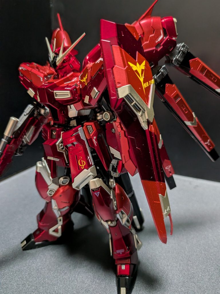 RG 1/144 Hi-νガンダム(シャア専用)–3枚目/制作者：soukou