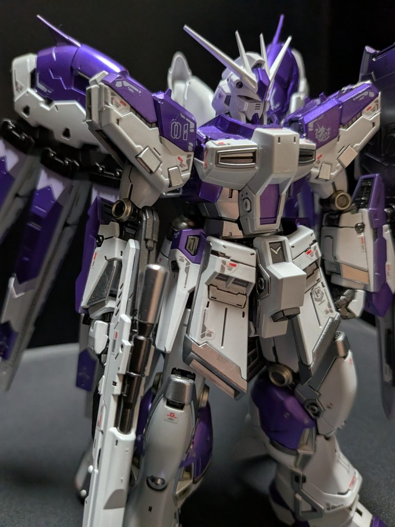 ハードオフに完成済みのHi-νガンダムがあったので即買いしました。そこからゲート処理→洗浄→塗装と楽しかった機体でした☺️