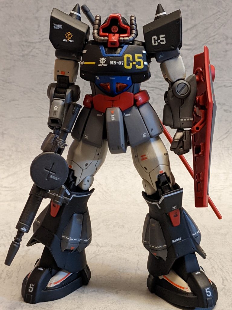 正面からの一枚。ベースキットはいつものように皆大好きリバイブグフで、その他いくつか細々他のキットからパーツを流用しました。