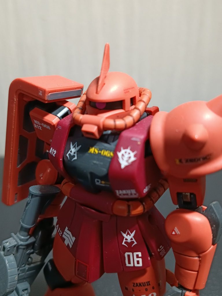 ちゃんとジオニック社のデカールも貼っております