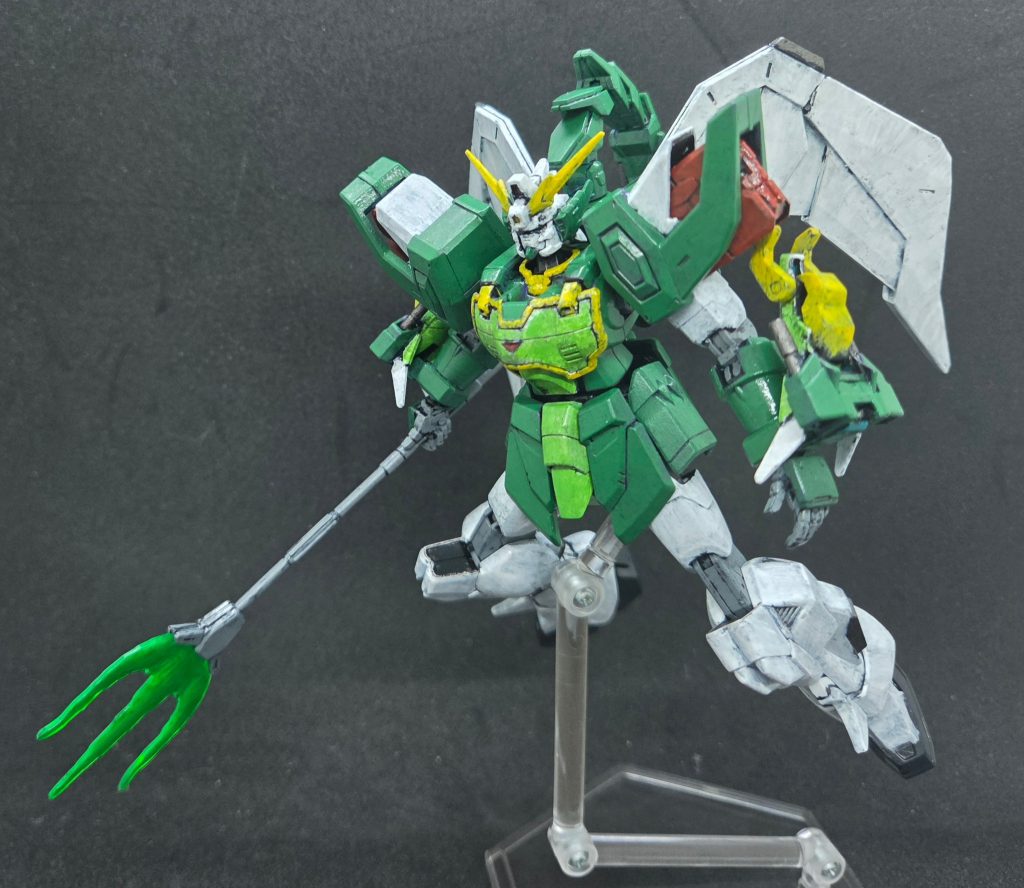 ランダムバインダーを取り付けてなんちゃってフーティエ装備風に。MGの装備セットのレビュー見ながら塗装しましたがあまり代わりが無かったなあと。