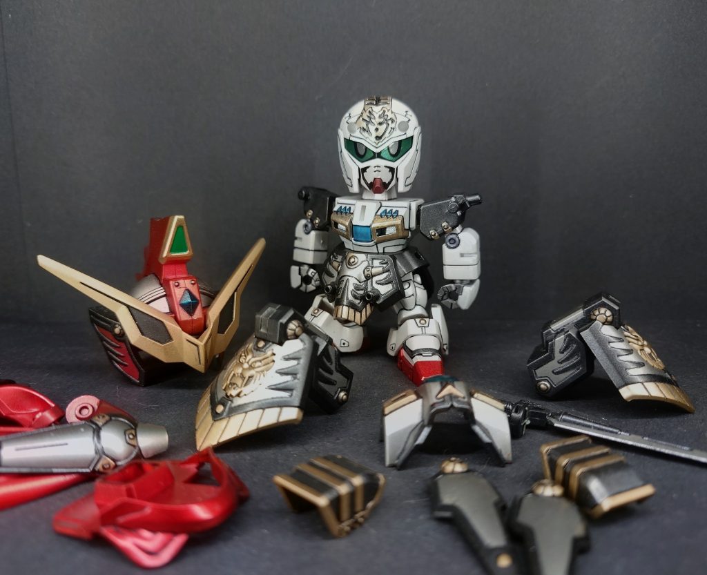 軽装形態と以下カラーレシピホワイト…パールホワイト(T)シルバー…Mr.スーパーアイアン2(C)ブラック…メタリックブラック(T)ゴールド…Mr.スーパーリッチゴールド(C)レッド…ロイヤルメタレッド(GM)ブルー…コスモメタブルー(GM)グリーン…メタリックイエローグリーン(GM)下地ホワイト部…サーフェイサーエヴォシルバー(G)下地白以外…フィニッシングサーフェイサー1500ブラック(C)途中仕上げ…水性プレミアムトップコート光沢(C)仕上げ…水性プレミアムトップコートUVカットスムースクリアつや消し(C)(T)タミヤ・(C)クレオス・(G)ガイアノーツ・(GM)ガンダムマーカー以上でエアブラシ、スプレー、筆塗りで塗装しました。