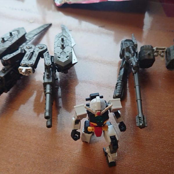 ゾイドのパーツでコアガンダムのアーマー作りました（5枚目）