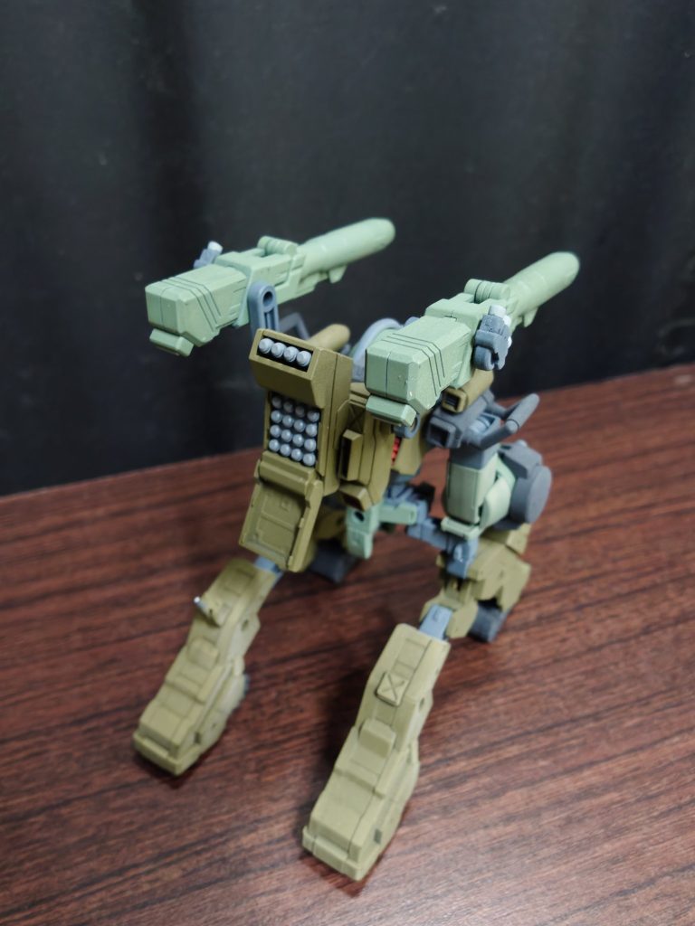 背面HGデスルターのバックパックとコンジャムポッド