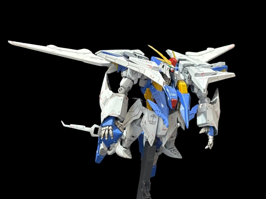 このキットはアクションベースにつけると化けると思います。HGとは思えないデカさで、羽を広げたフライトモードは抜群のカッコ良さです。これだけでお酒が飲めます✨