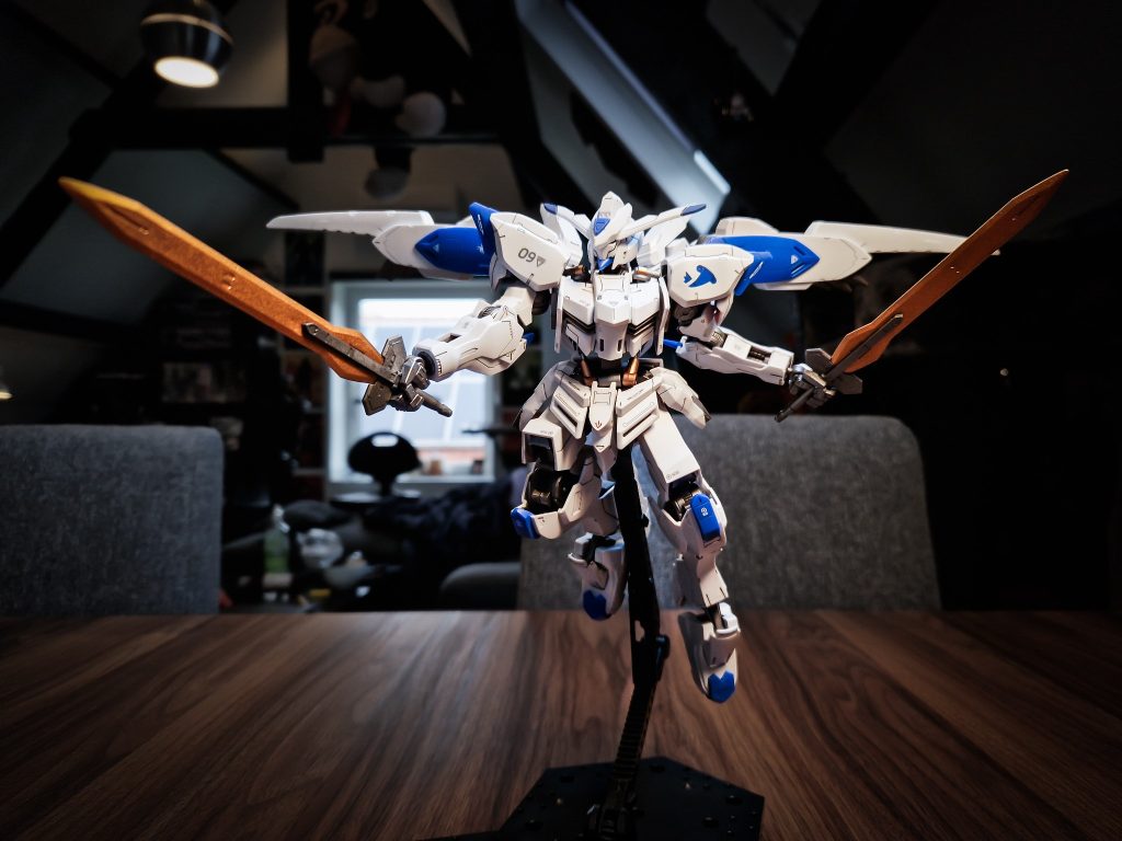 The sword i sprayed with greedy gold rattlecan from army painter.