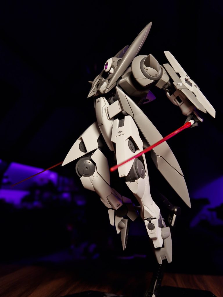 &nbsp;Though not famous for its beam swords. I wacted to take some photos with them. I feel the weapon type suits his futuristic look.