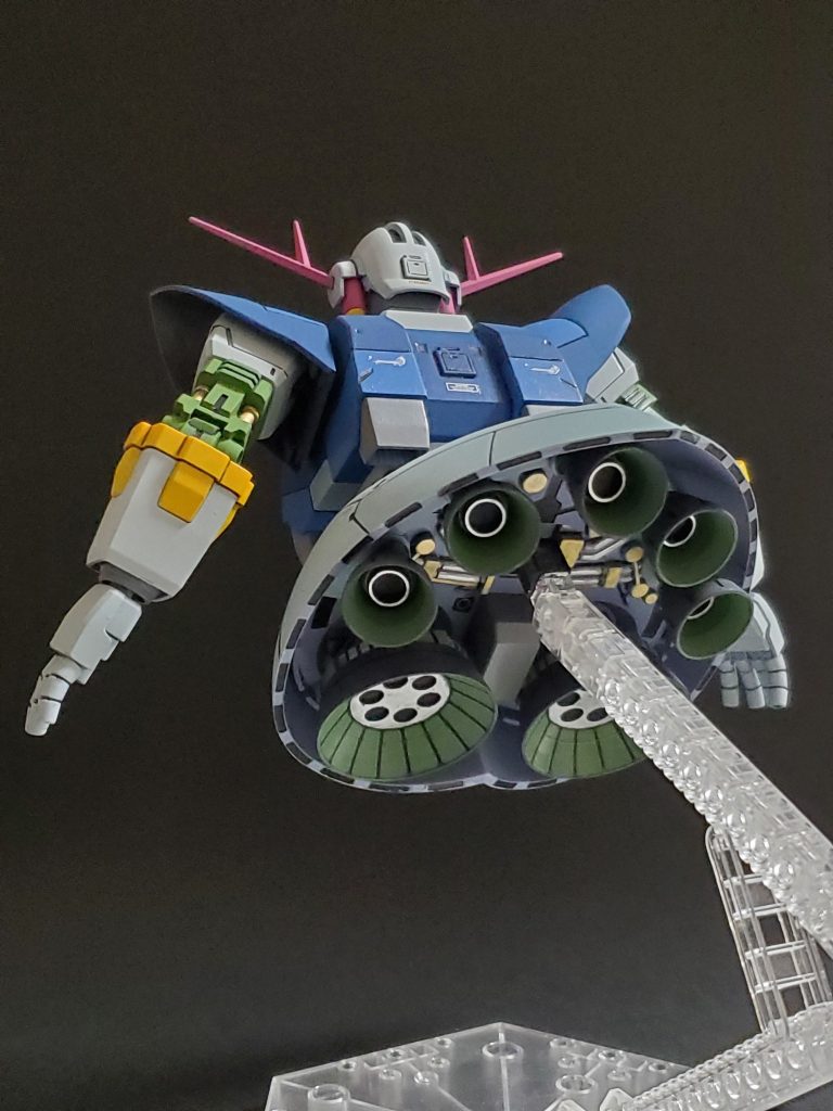 こちらごジオングの back shot ～🤩✨スカート内部のメカ部分も塗装し、中央にはアクションベースを刺せるよう3㎜穴を設けました👍️頭部と背中部には脱出口となるハッチを追加です。