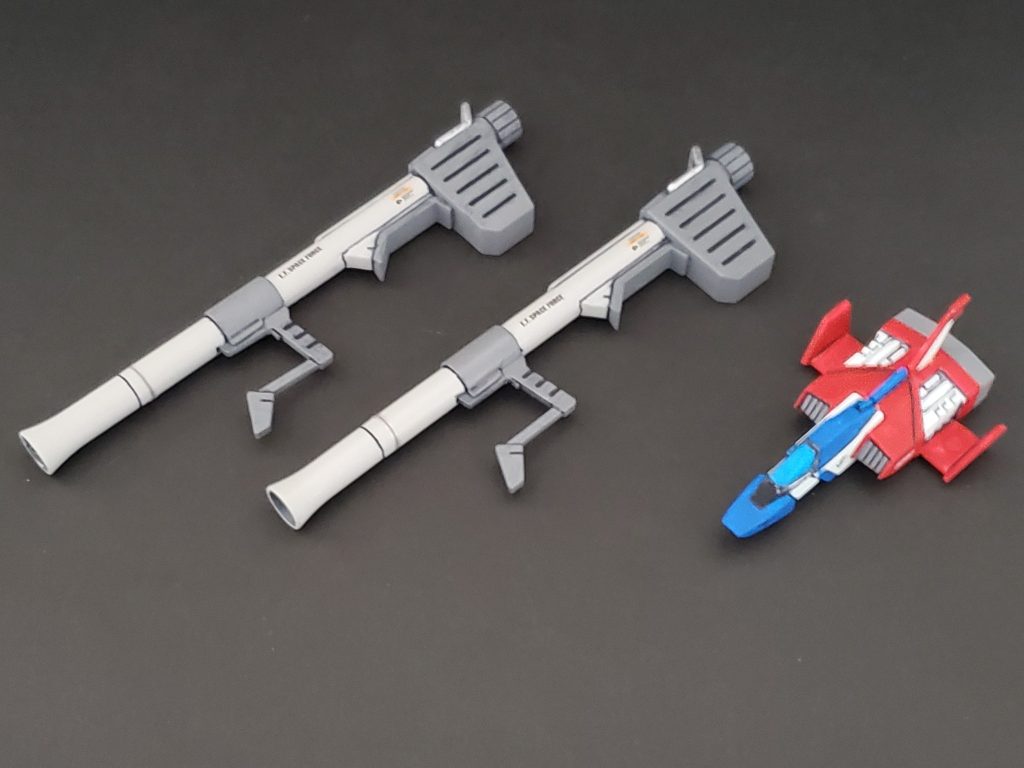 そして最後はア・バオア・クーでのガンダム２号機の活躍を描く上で外せないアイテム、ハイパーバズーカ二丁と脱出時のコア・ファイター❗ハイパーバズーカはリヴァイブ版のもので今回の使用に伴い、同じ塗装で仕上げました👍️✨コア・ファイターの方はコア・ブースターのキットに付属していたものを塗装して仕上げてます😆🎶