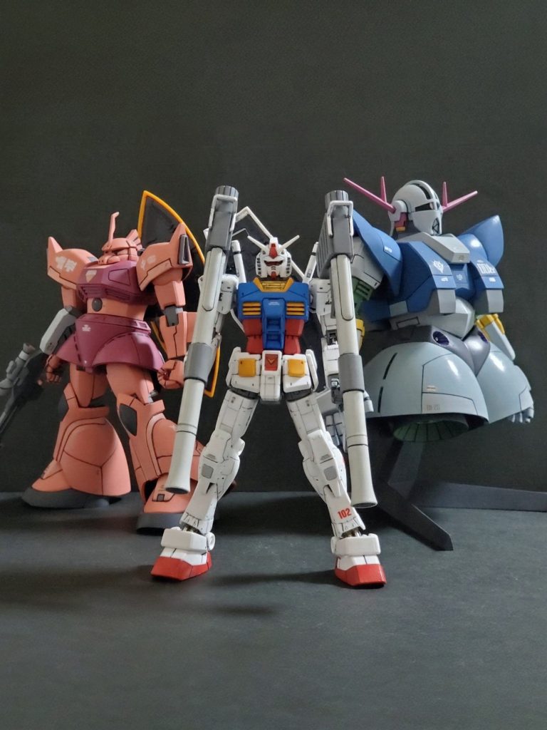 最後は『原点回帰スペシャル』の三部作のメインを飾った３体のスリーショットとなります📸✨新しいガンダム作品が次々に産み出されますが、やはりファースト世代の私はガンダムといえばアムロ・レイが搭乗する RX-78-2 ガンダム２号機👍️長年描きたかったものが作れ本人は大満足です🤭&nbsp;次回からは、また妄想ダダ漏れで制作していきたいと思います👊✨今回も最後までお付き合い下さりありがとうございました～🙌☘️
