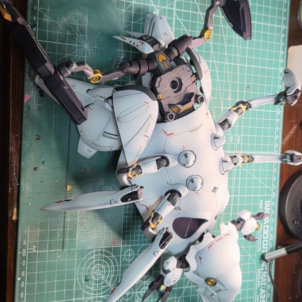サイズが大きいと作業台のスペースも持ち手棒やステーションも何もかも足りなくなる💦達成感はあるけどこのサイズ感のは最初で最後になると思います笑（5枚目）