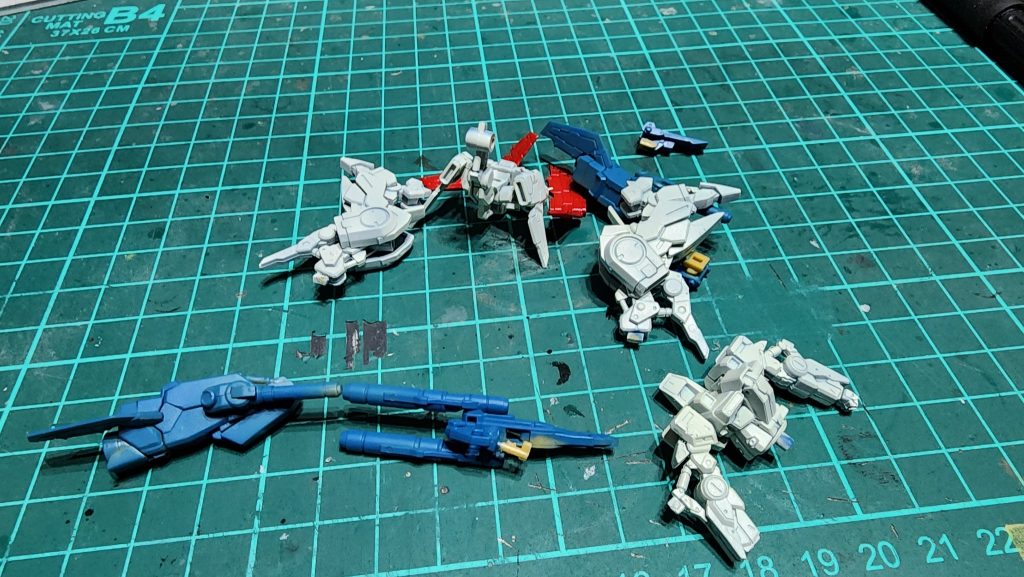 発掘時はこんな感じで…他のもの作って余った塗料でハチャメチャ雑に塗り分けようとしていた…んだと思います。
