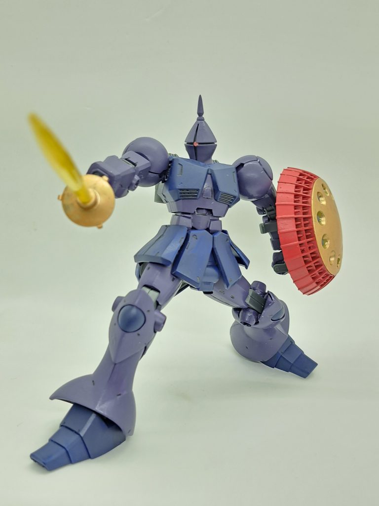 ブレードアンテナはプラ棒を接着し、ヤスリで削って尖らせました