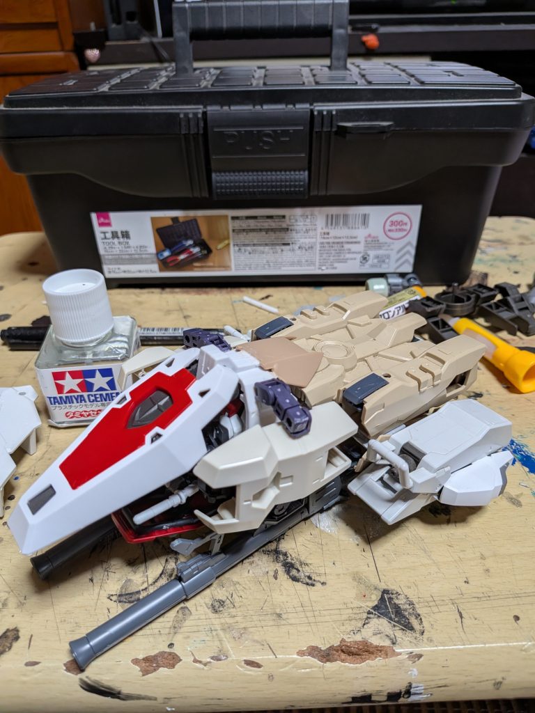作品名：別プラン…<p>ジークアクス版G-アーマーを製作中m(_ _)m中に入っているのは、ガンダムでは無く01ガンダムを入れています。 カラーリングはG3風にするか暗めのトリコロールで考え中です(´・ω・｀)</p>
