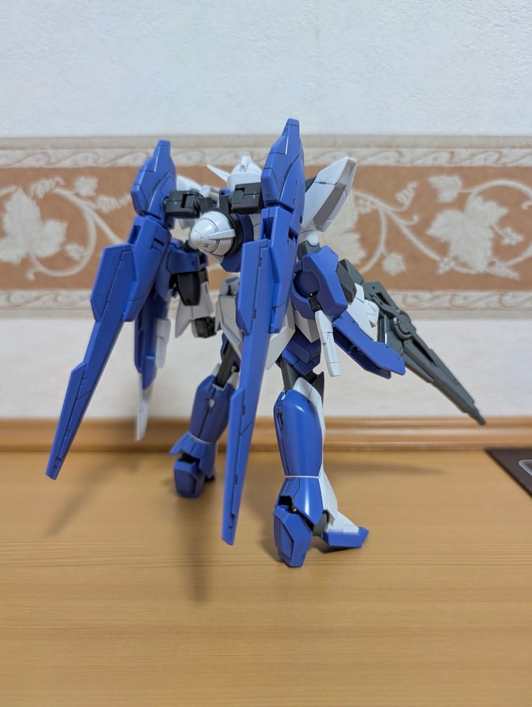 まぁぶっちゃけネーミングだけで思いついてしまったのと偶然手に入ってしまったのでコレにしてしまったのですが⋯流石に現地での入手は難しそうだったので持ち込みしました、まぁ出張中の暇つぶしという事で⋯ちな、今後の塗装とか考えてクリアパーツは装着してません。塗るかわかんねぇーけど⋯