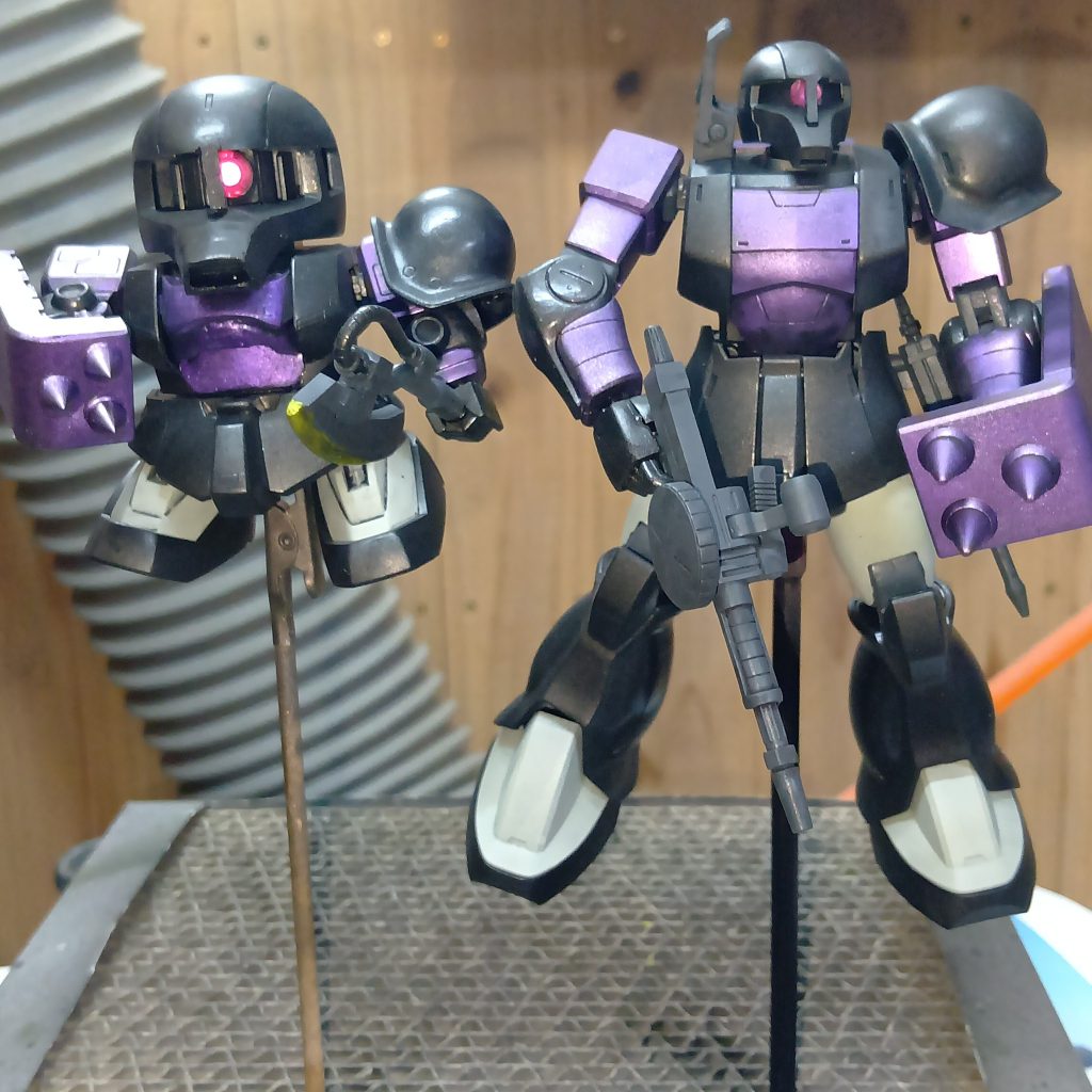 HGUCの旧ザクをお手本に改造しました。