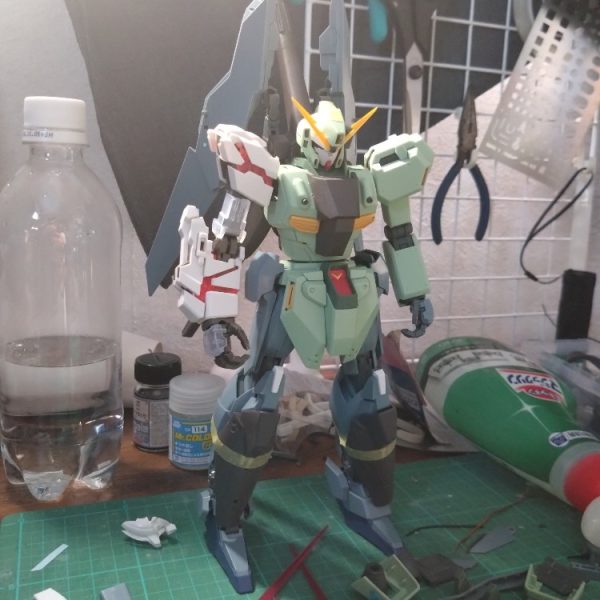 ジェガン全体シルエット