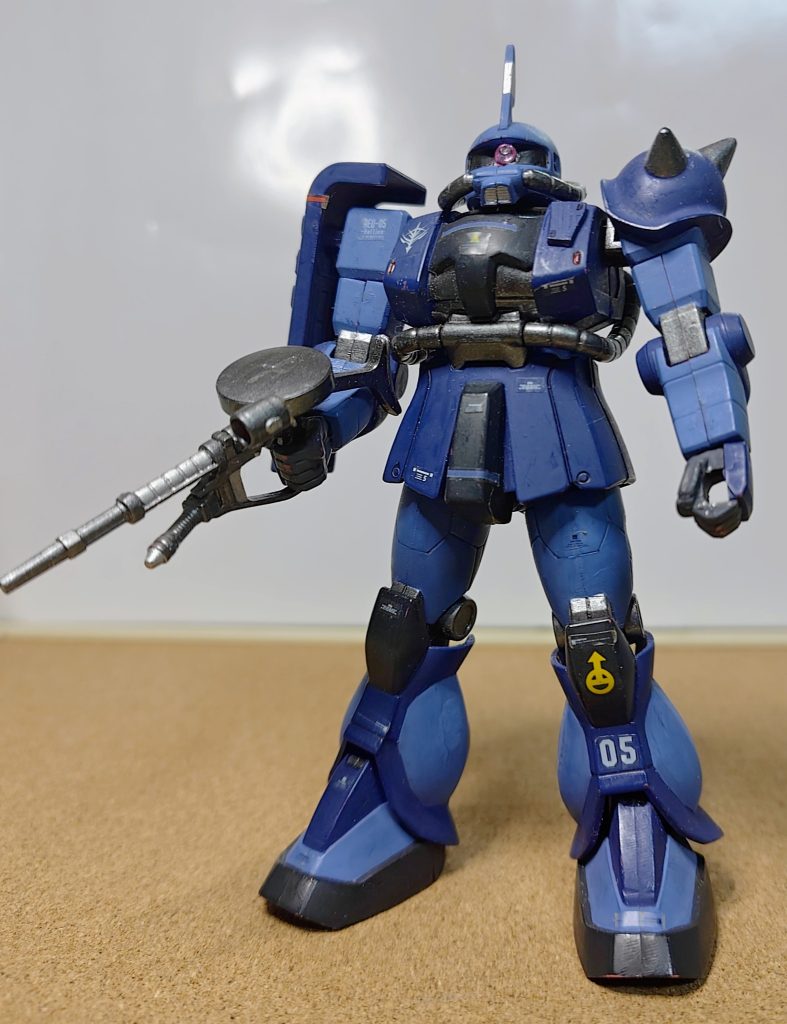 今から10年以上昔に、FGを小改造して作った架空の機体。ザクの地上戦仕様を更に突き詰める為に、格闘戦も得意なエースパイロット、ランバ・ラルに開発が任されたと言う設定で作りました。