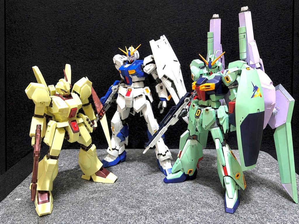 他の逆シャアキットと並べてみて