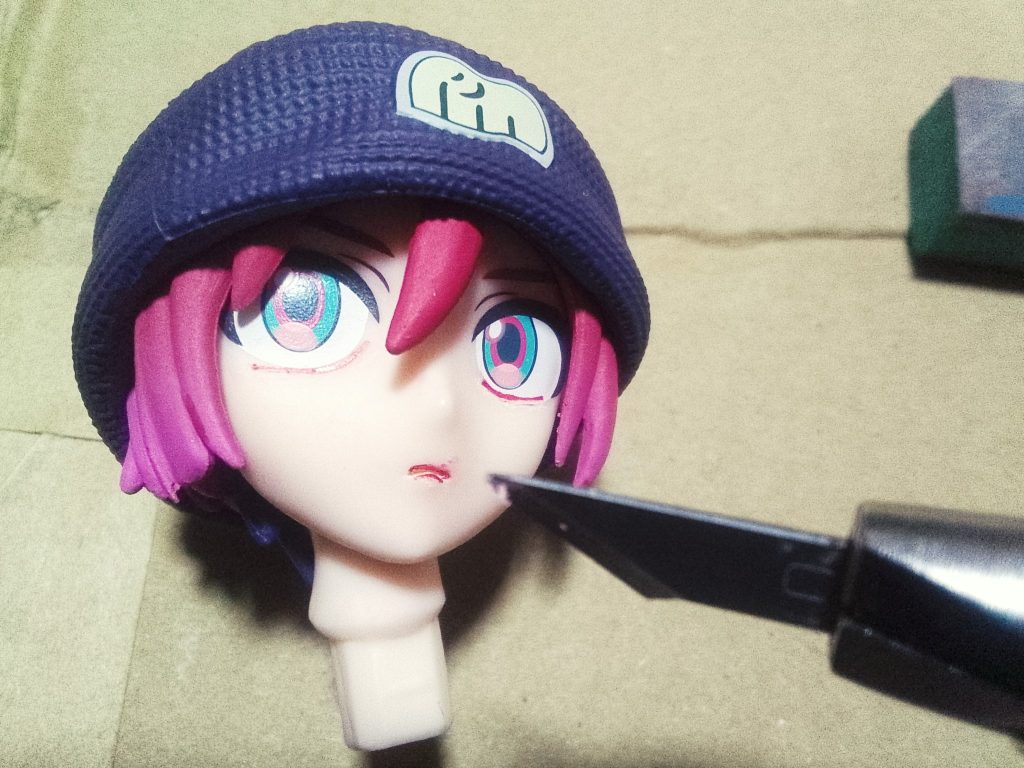 余分なはみ出し余剰部分をデザインでトリミングしておきます。ここんところを放置すると「大味」な作品になるので薄々にします。