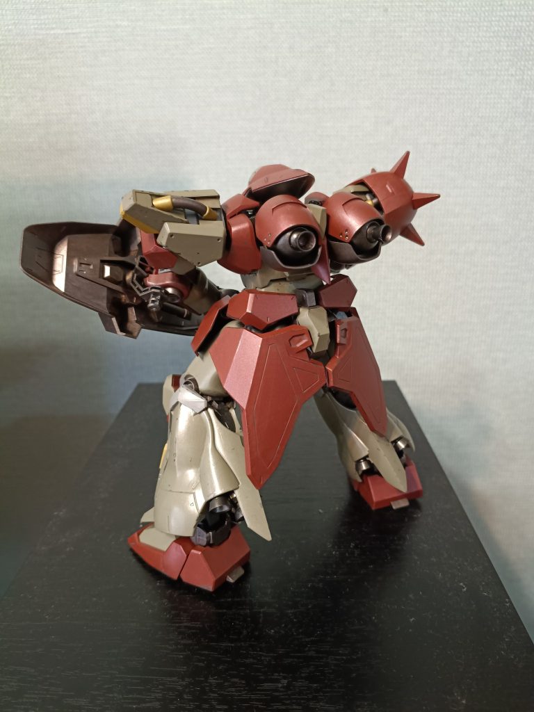 やっぱ背中がいいですね。&nbsp;バーニアのディティールは感動します。いいキットだ。