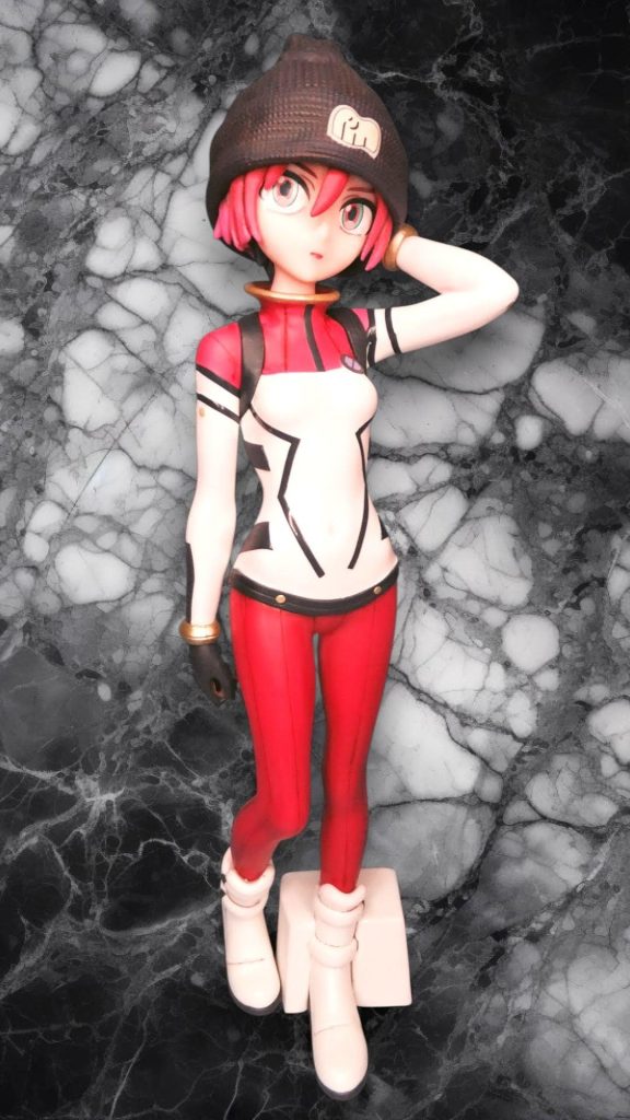 モールドをデザインナイフで軽く彫り直ししてそこにスミ入れでディテールを強調してイマス😁